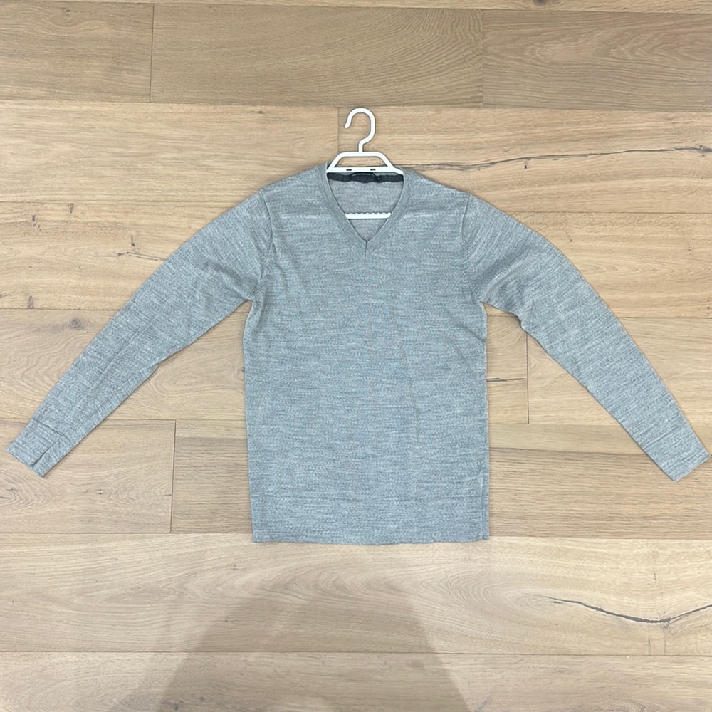 EUC French Connection V Neck Sweater - SIZE M